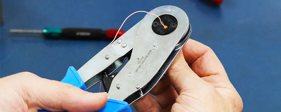 crimping-tool-blue-handles